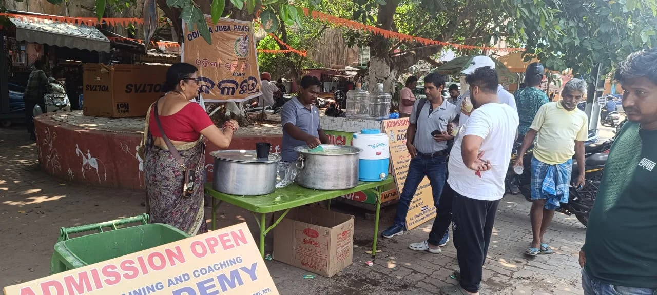 Drinking water Distribution<BR>15 location of BBSR and Cuttack